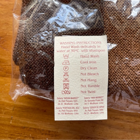 Vintage Peruvian Baby Alpaca scarf - Never worn - new in bag. - Picture 6 of 8